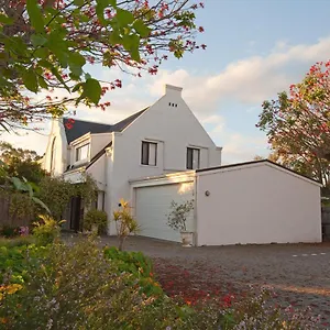 https://aarn-house-bb-airport-accommodation.hotelsperth.org